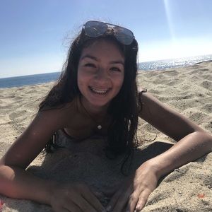 Meet your Posher, Roxanne